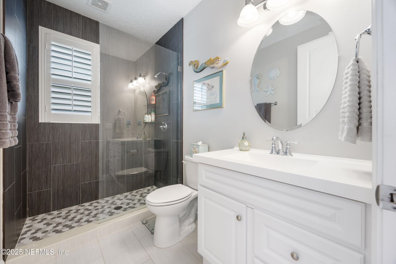 4037 Seaside Drive E, Jacksonville Beach, FL 32250 Photo