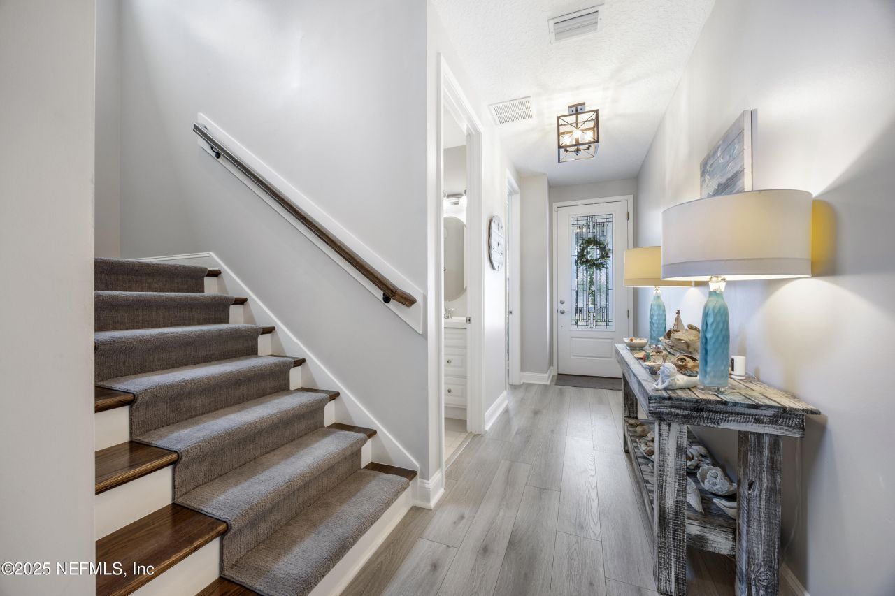 4037 Seaside Drive E, Jacksonville Beach, FL 32250 Photo