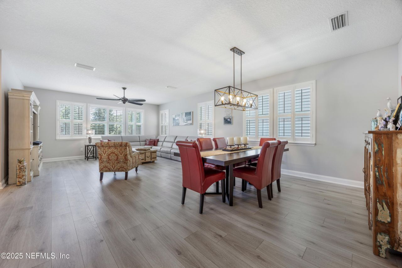 4037 Seaside Drive E, Jacksonville Beach, FL 32250 Photo