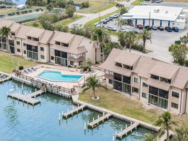 898 Buttonwood DR, Unit 105, FORT MYERS BEACH, FL 33931