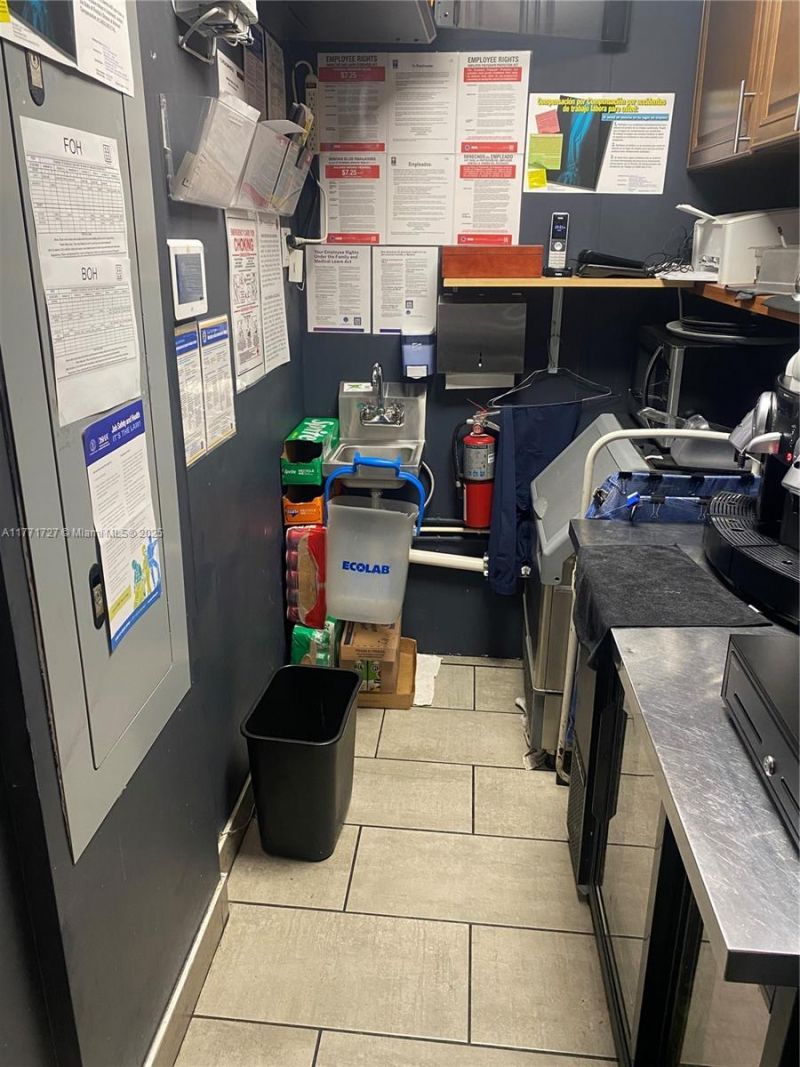 12661 S Dixie Hwy, Miami, FL 33156 Photo