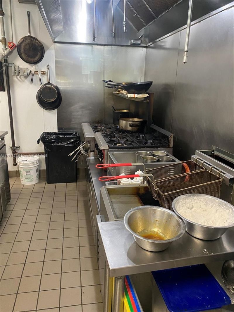 12661 S Dixie Hwy, Miami, FL 33156 Photo