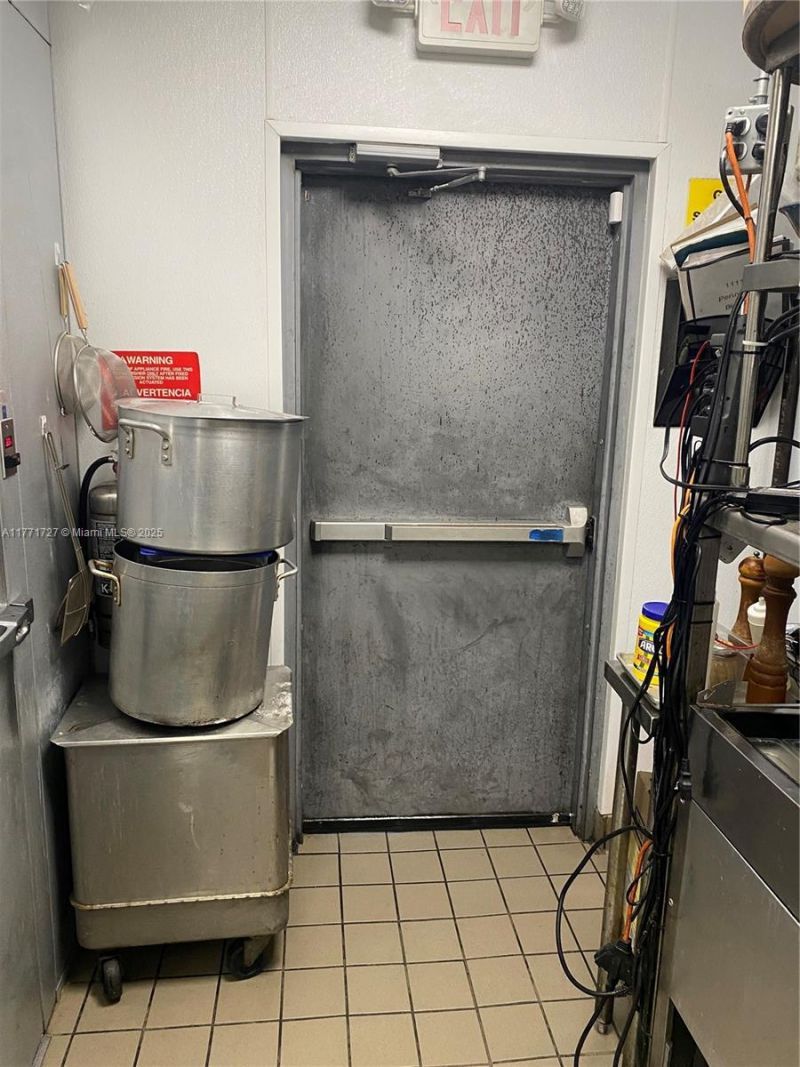 12661 S Dixie Hwy, Miami, FL 33156 Photo