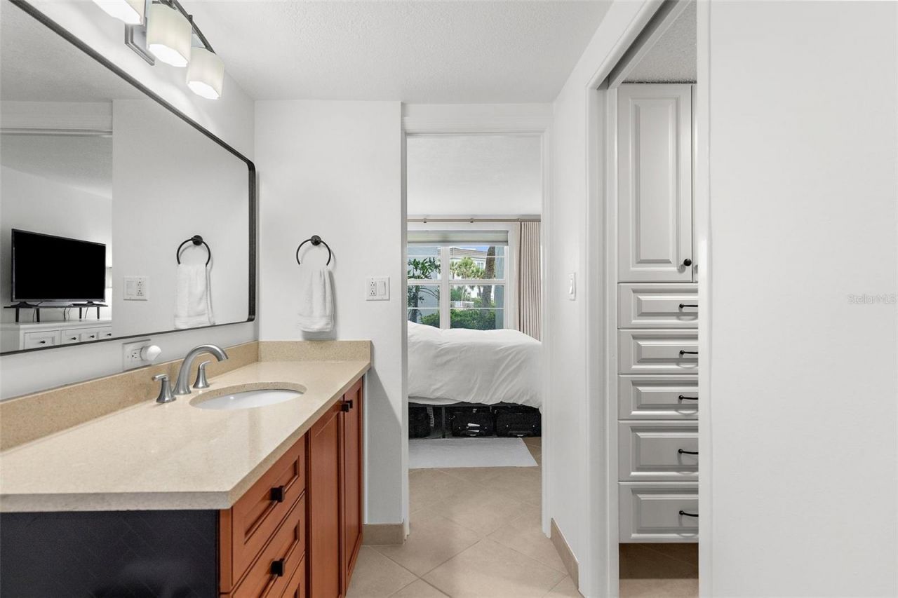 600 Sutton Place, Unit 101B, Longboat Key, FL 34228 Photo