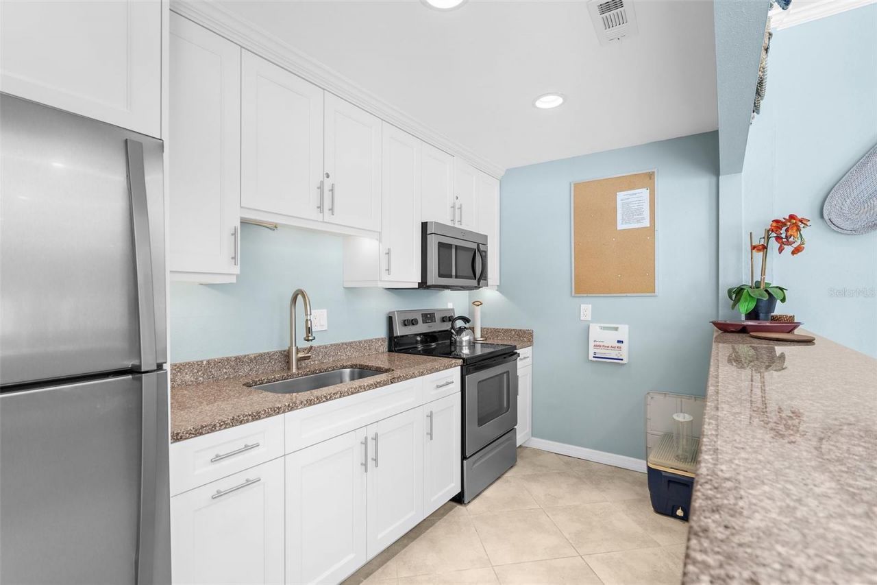 600 Sutton Place, Unit 101B, Longboat Key, FL 34228 Photo