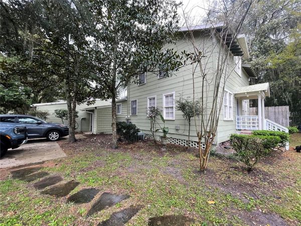 1035 NE 3RD AVENUE, GAINESVILLE, FL 32601