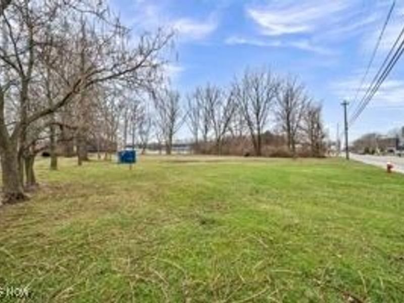 5348 E Lake Road, Sheffield Lake, OH 44054 Photo 5
