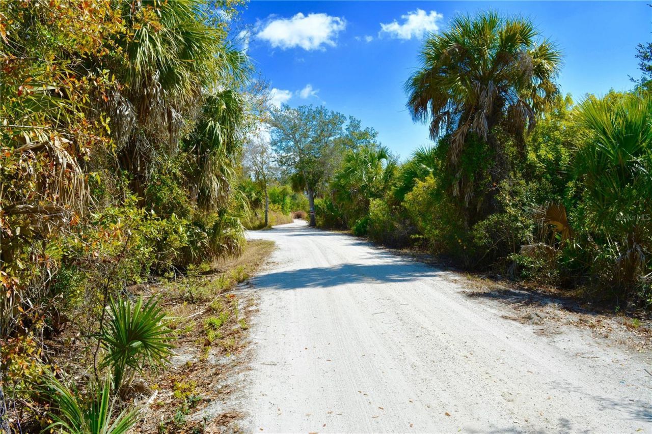 27195 Lowry Avenue, Punta Gorda, FL 33983 Photo