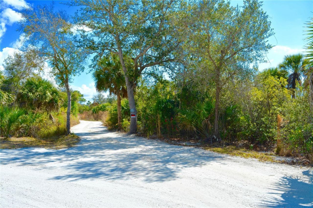 27195 Lowry Avenue, Punta Gorda, FL 33983 Photo