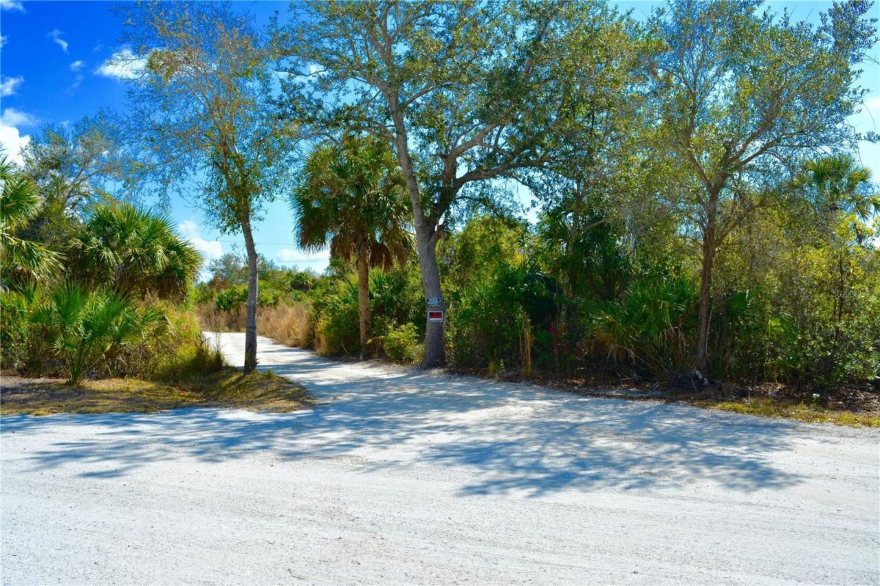 27195 Lowry Avenue, Punta Gorda, FL 33983 Photo