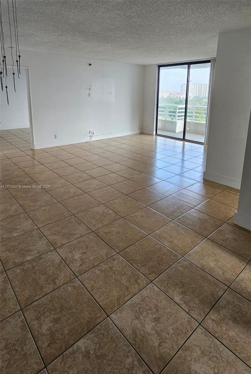 3300 NE 192nd St, Unit 1012, Aventura, FL 33180 Photo