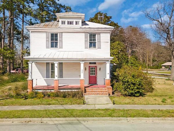 329 W Jones Street, Trenton, NC 28585