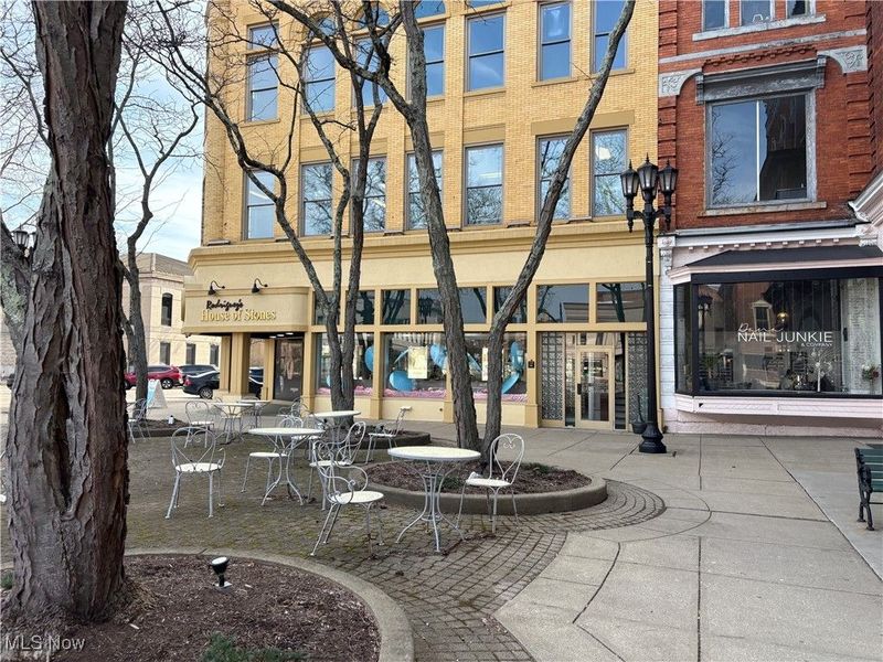108 E High Avenue, Unit 6, New Philadelphia, OH 44663 Photo 9