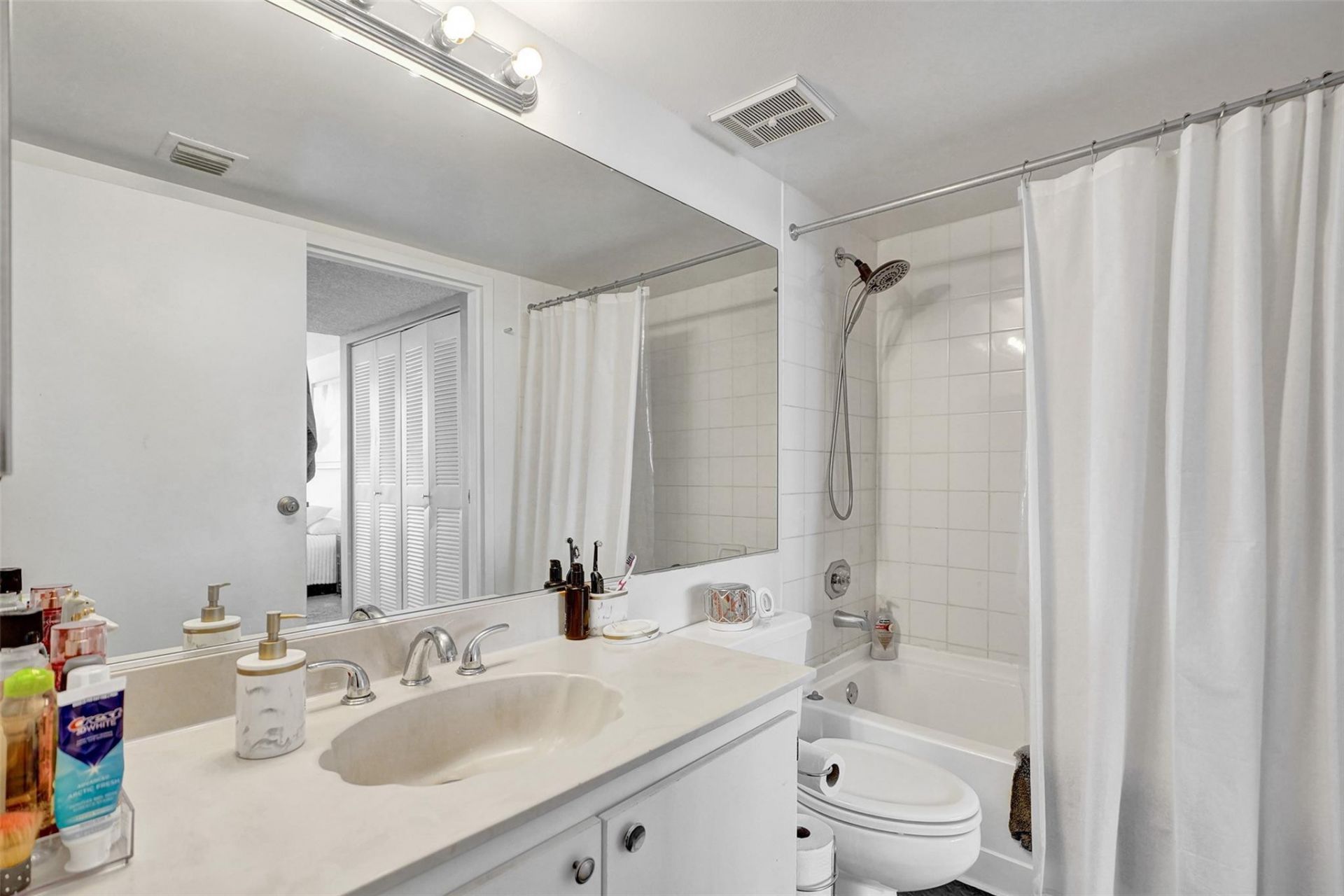 7601 E Treasure Drive, Unit 617, North Bay Village, FL 33141 Photo