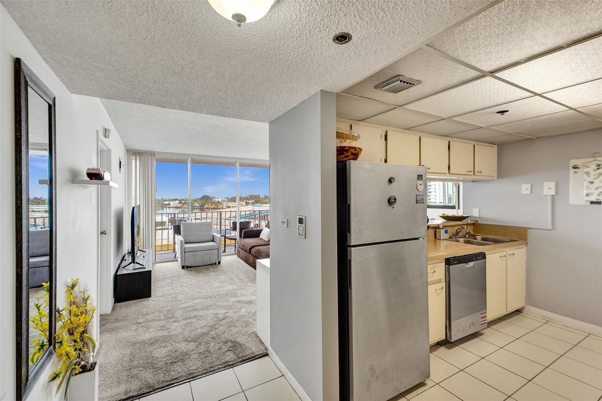 7601 E Treasure Drive, Unit 617, North Bay Village, FL 33141 Photo