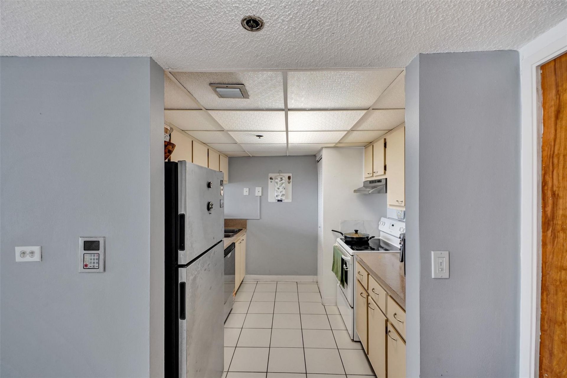 7601 E Treasure Drive, Unit 617, North Bay Village, FL 33141 Photo