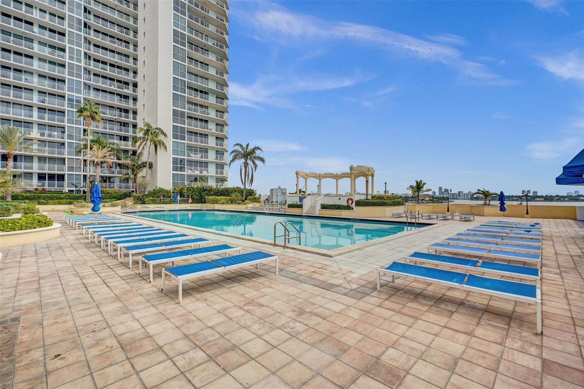 7601 E Treasure Drive, Unit 617, North Bay Village, FL 33141 Photo