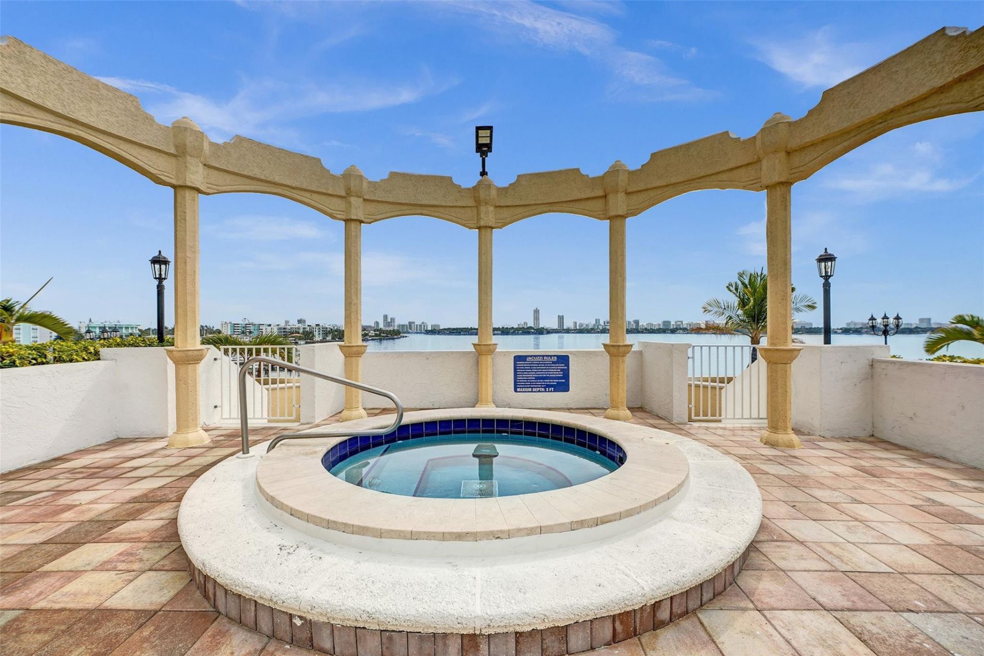 7601 E Treasure Drive, Unit 617, North Bay Village, FL 33141 Photo