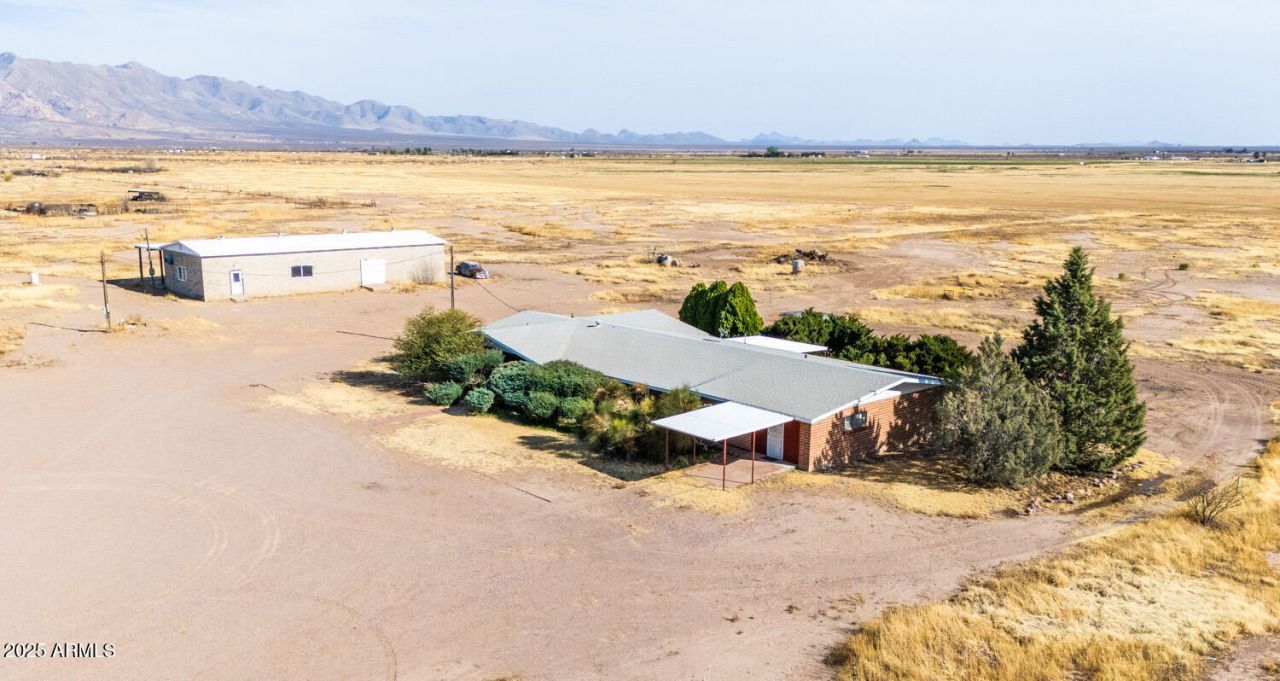 3923 W Thompson Road, Elfrida, AZ 85610 Main Photo