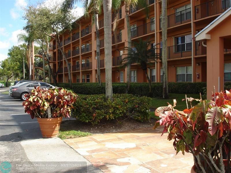 571 SW 142 Avenue, Unit 106, Pembroke Pines, FL 33027 Photo