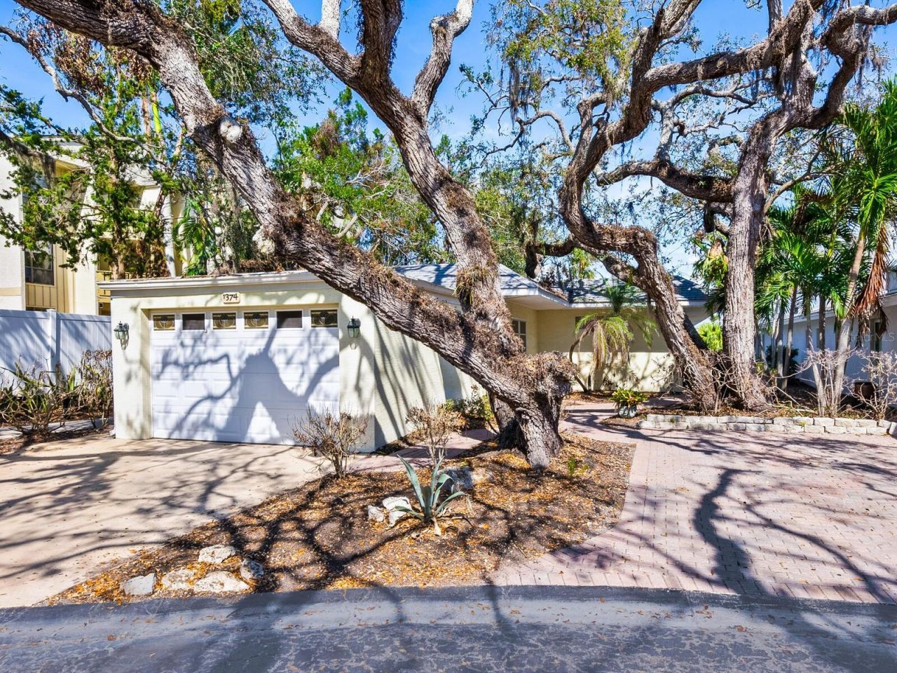 1374 Moonmist Drive, Unit B1, Sarasota, FL 34242 Photo