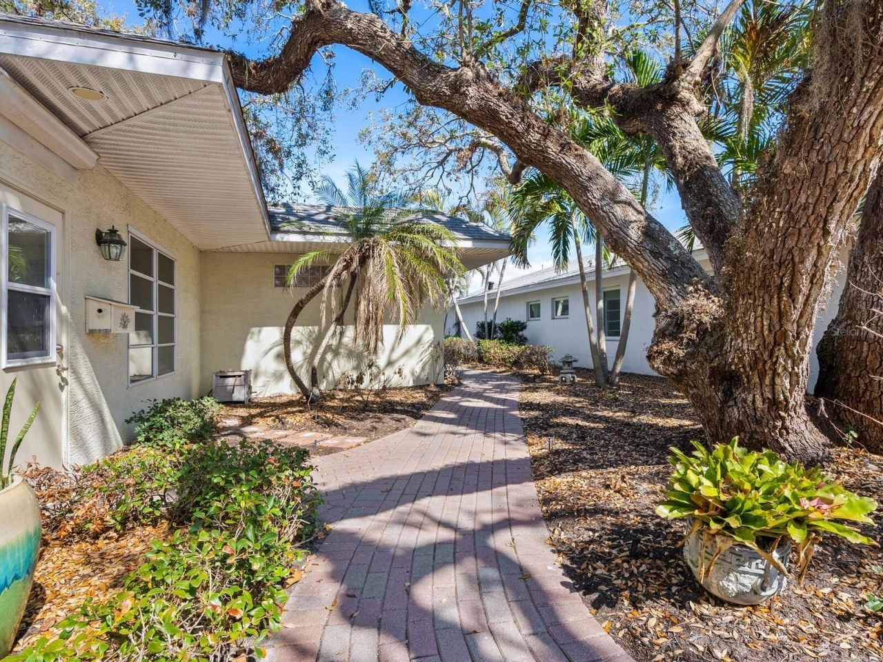 1374 Moonmist Drive, Unit B1, Sarasota, FL 34242 Photo