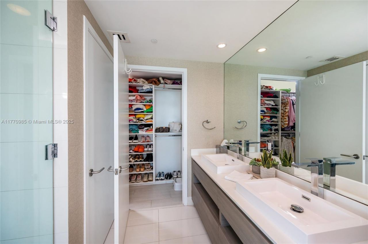 460 NE 28th St, Unit 3208, Miami, FL 33137 Photo