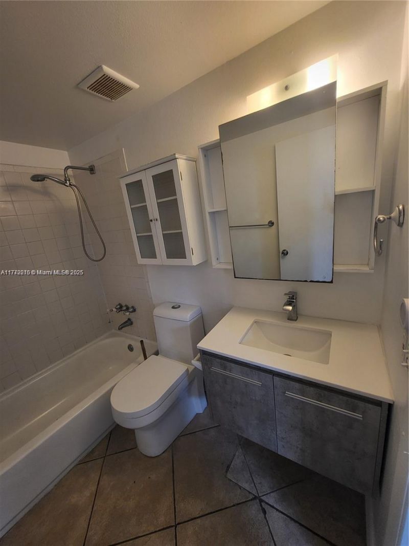 1008 Jefferson Ave, Unit 303, Miami Beach, FL 33139 Photo