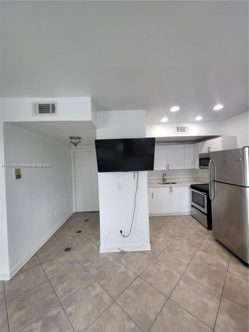 1008 Jefferson Ave, Unit 303, Miami Beach, FL 33139 Photo