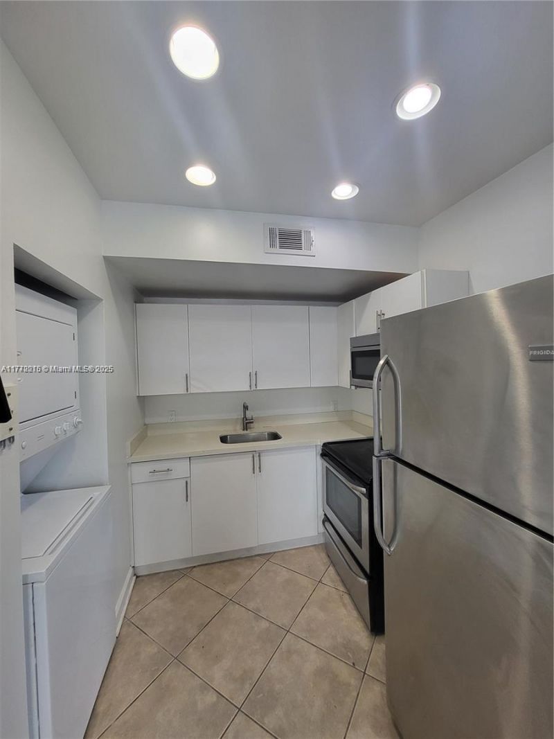 1008 Jefferson Ave, Unit 303, Miami Beach, FL 33139 Photo