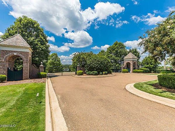 Chestnut Hill Road, Flora, MS 39071