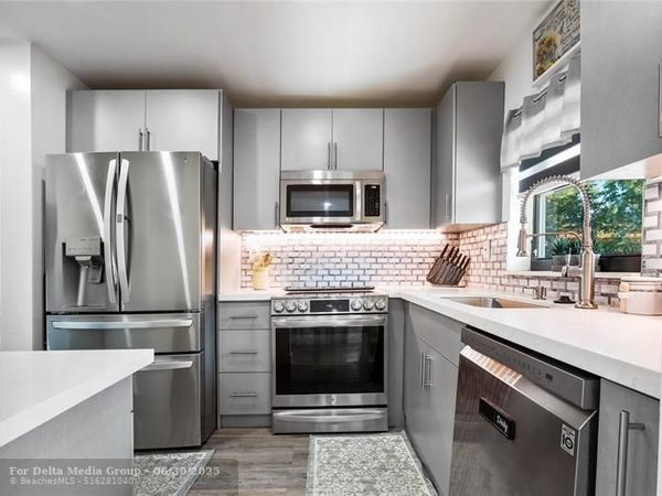 10123 Sunrise Lakes Boulevard, Unit 307, Sunrise, FL 33322