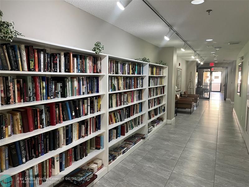 10123 Sunrise Lakes Boulevard, Unit 307, Sunrise, FL 33322 Photo