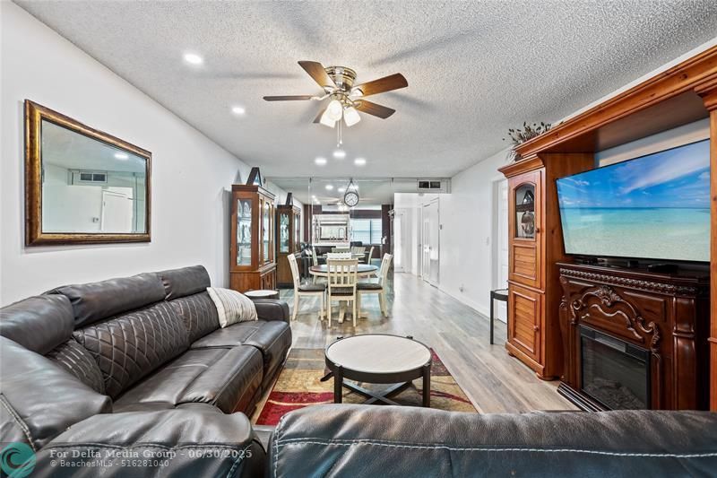 10123 Sunrise Lakes Boulevard, Unit 307, Sunrise, FL 33322 Photo