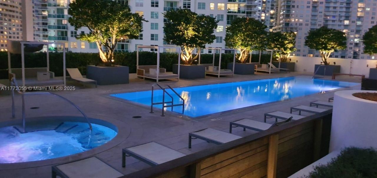 1300 Brickell Bay Dr, Unit 1107, Miami, FL 33131 Photo