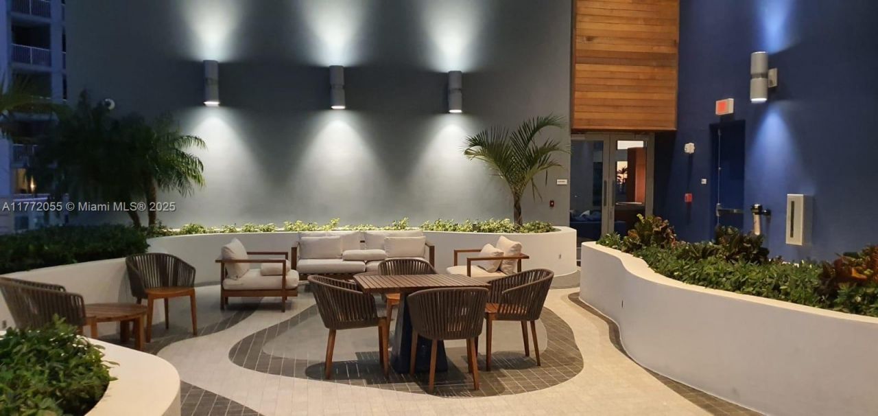 1300 Brickell Bay Dr, Unit 1107, Miami, FL 33131 Photo