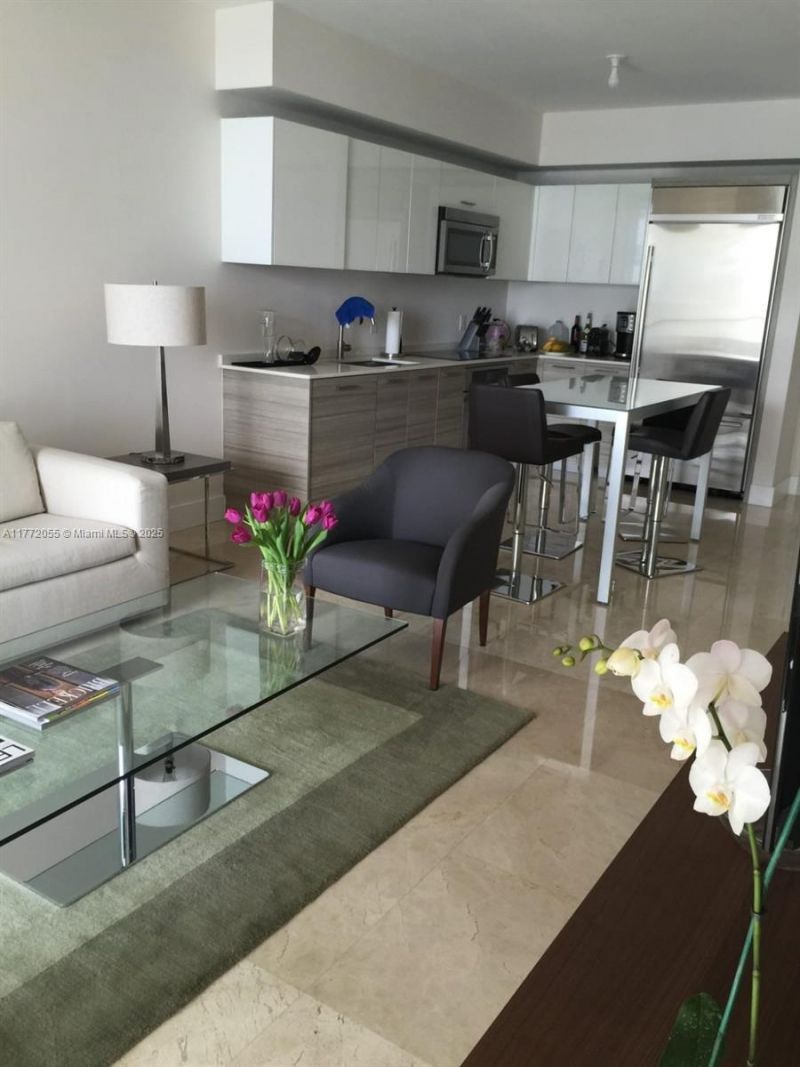 1300 Brickell Bay Dr, Unit 1107, Miami, FL 33131 Photo