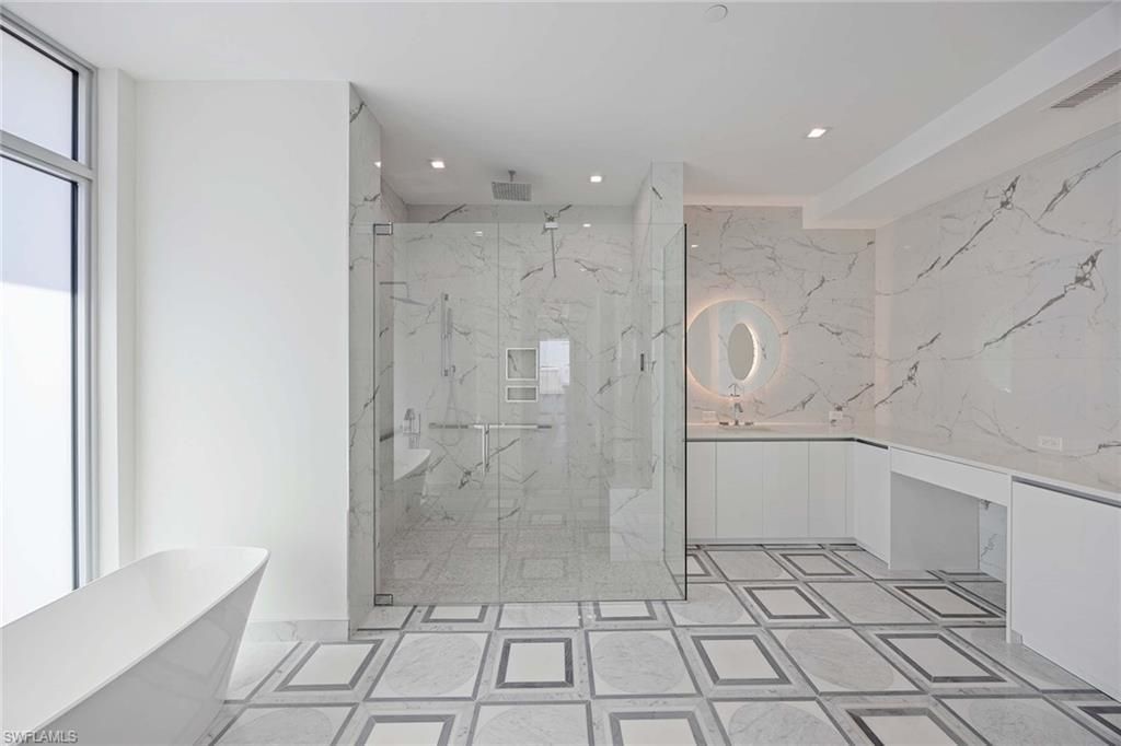 1165 8th St S, Unit 201, Naples, FL 34102 Photo