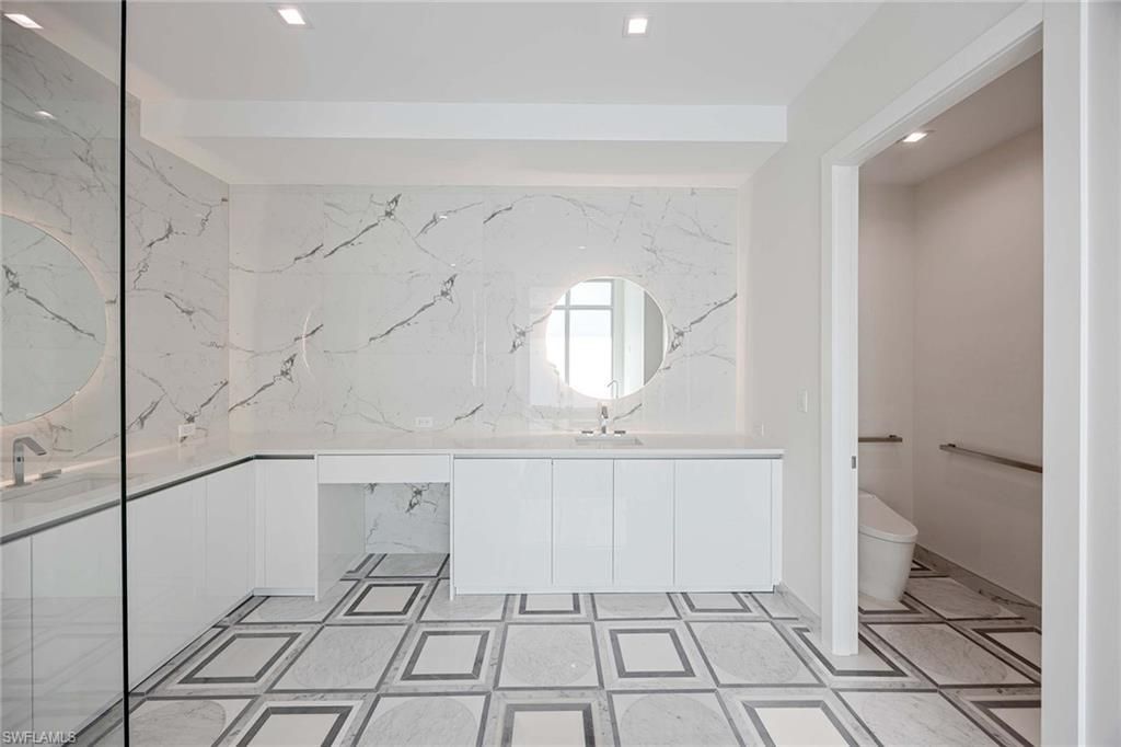 1165 8th St S, Unit 201, Naples, FL 34102 Photo