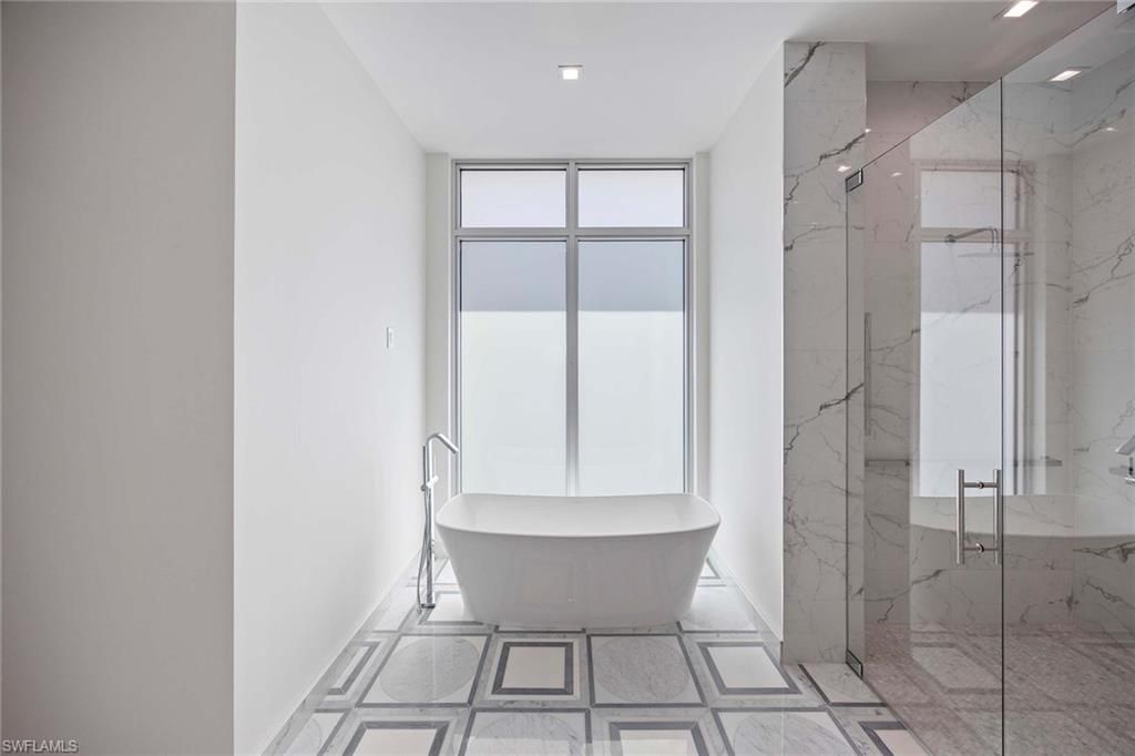 1165 8th St S, Unit 201, Naples, FL 34102 Photo