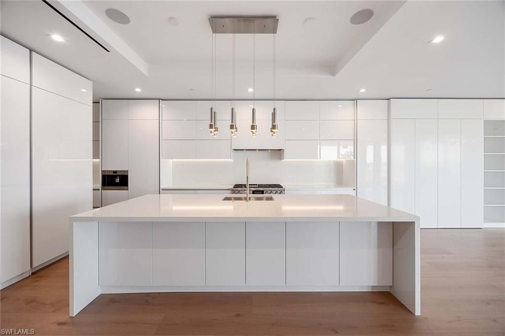 1165 8th St S, Unit 201, Naples, FL 34102 Photo