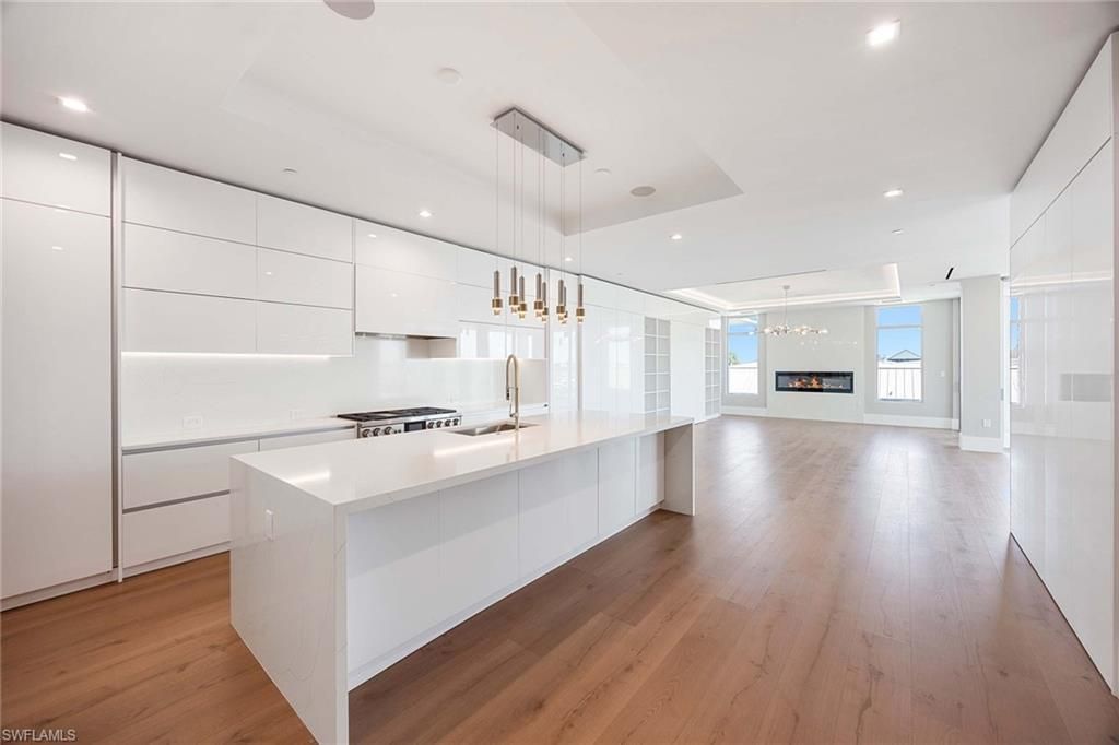 1165 8th St S, Unit 201, Naples, FL 34102 Photo