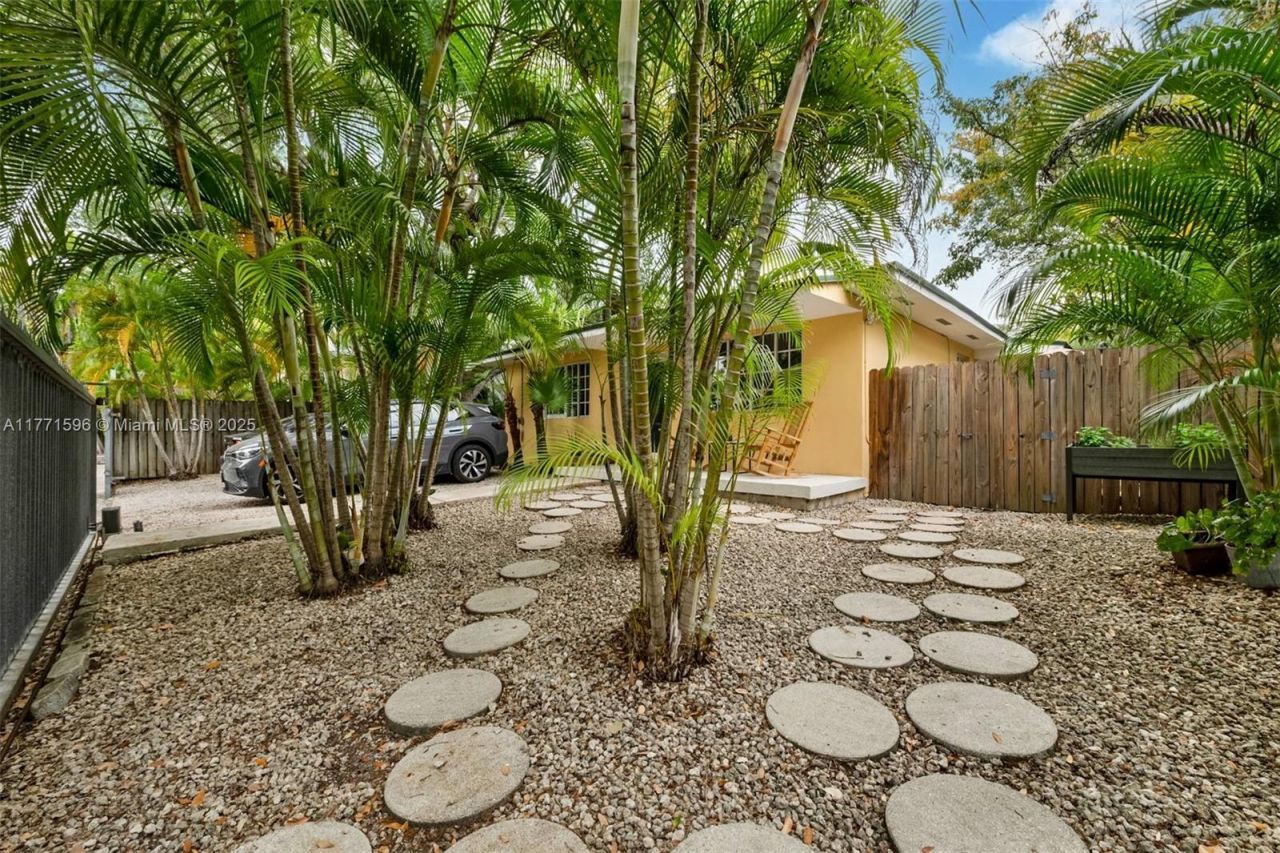 2960 Whitehead Street, Miami, FL 33133 Photo