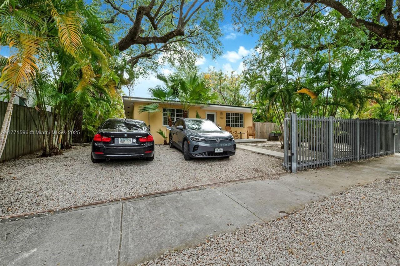 2960 Whitehead Street, Miami, FL 33133 Photo