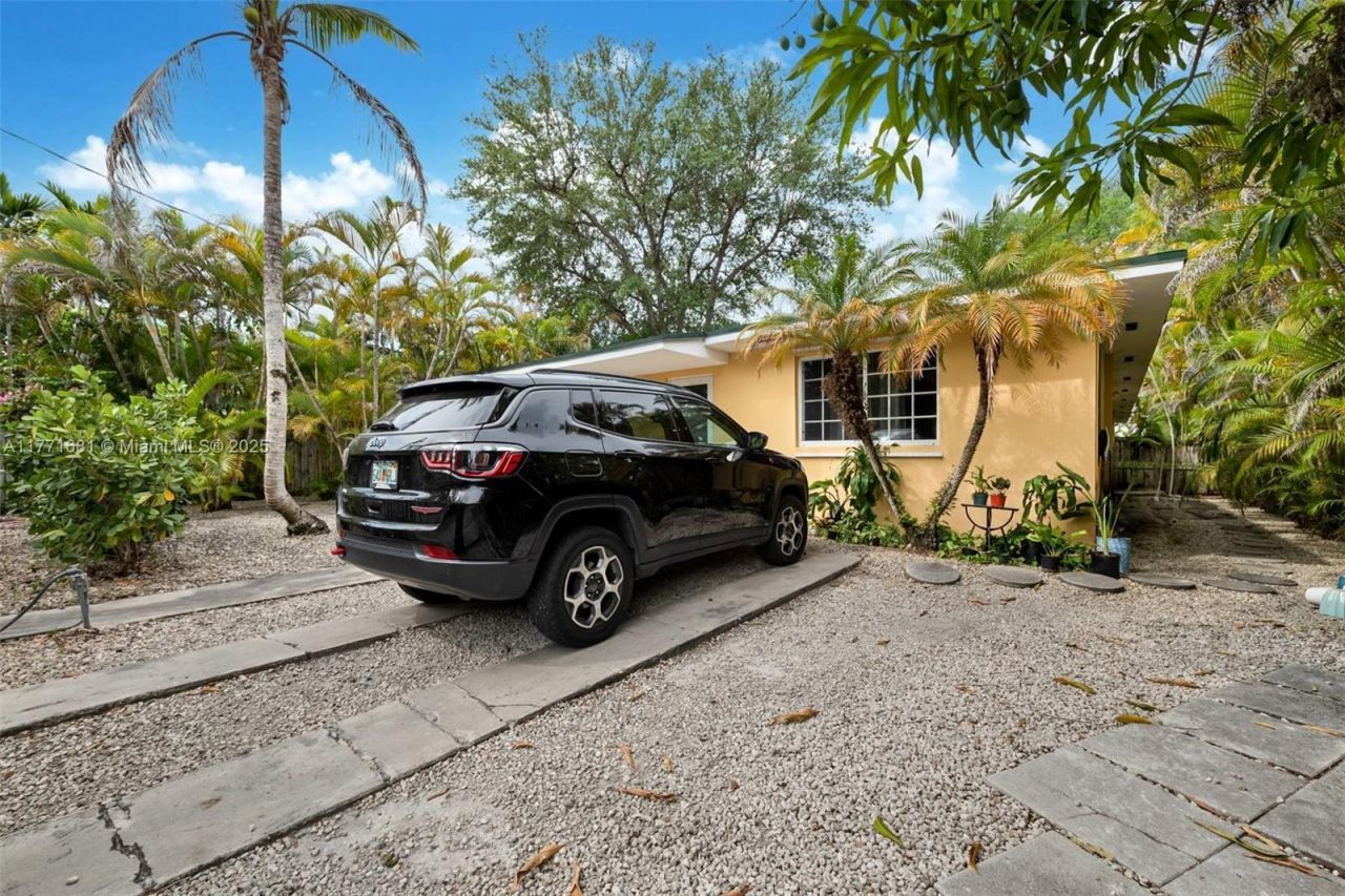 2960 Whitehead Street, Coconut Grove, FL 33133 Photo