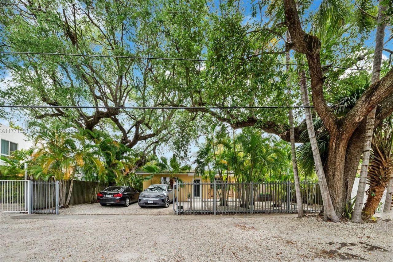 2960 Whitehead Street, Coconut Grove, FL 33133 Photo