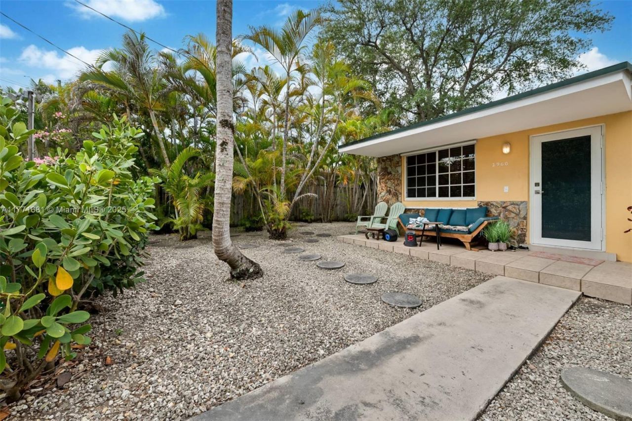 2960 Whitehead Street, Coconut Grove, FL 33133 Photo