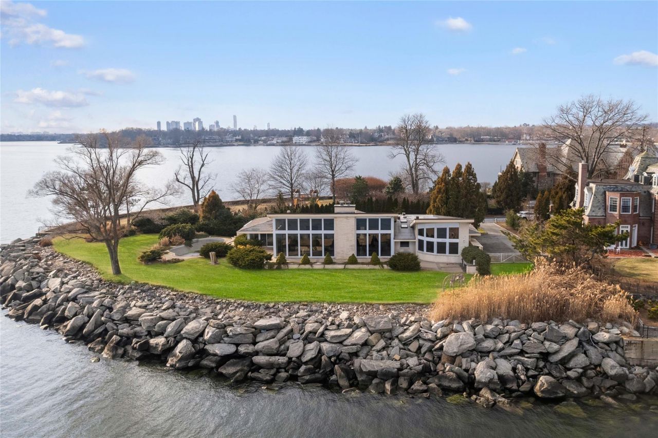 1450 Flagler Drive, Mamaroneck, NY 10543 Main Photo