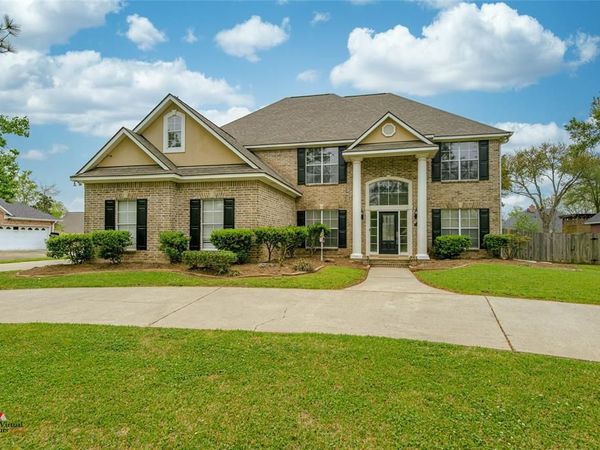 339 Hunters Hollow, Bossier City, LA 71111
