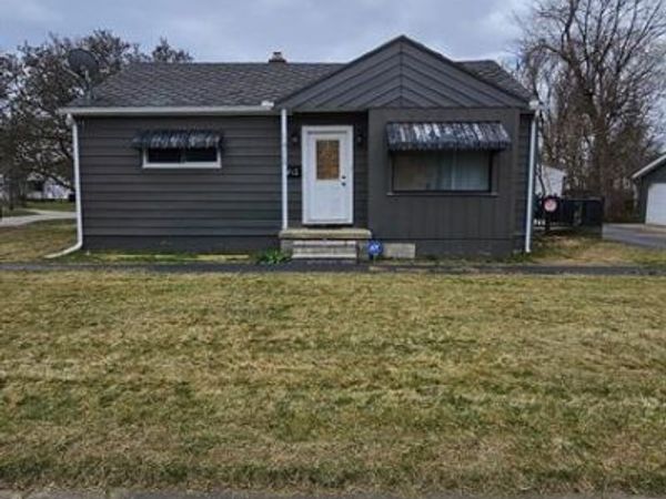 1412 S BALLENGER Highway, Flint, MI 48532